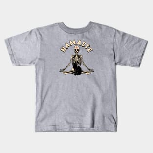 Yoga Namaste Black Cat in beige Kids T-Shirt